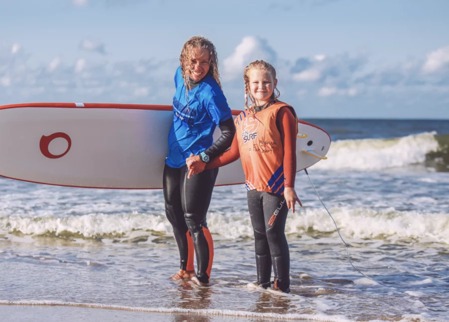 WARSZTATY SURFINGU DLA DZIECI - SKZOŁA SURFINGU FUNSURF