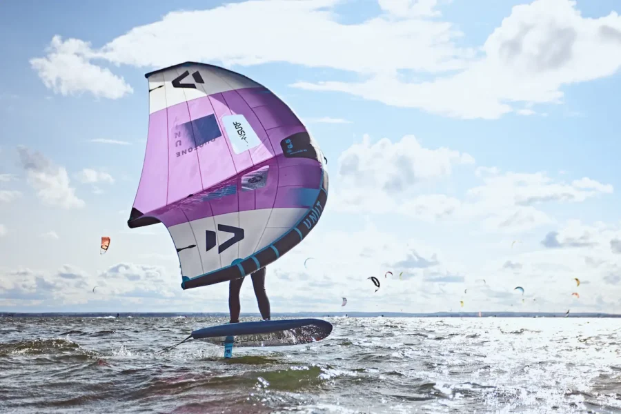 Wing-Foil-FunSurf-szkoła-wingfoila-w-Chałupach-na-Helu-kursy_-lekcje-obozy-na-wingfoilu-_11_