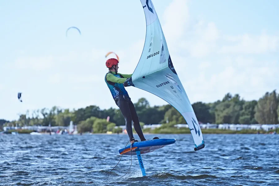 Wing-Foil-FunSurf-szkoła-wingfoila-w-Chałupach-na-Helu-kursy_-lekcje-obozy-na-wingfoilu-_126_
