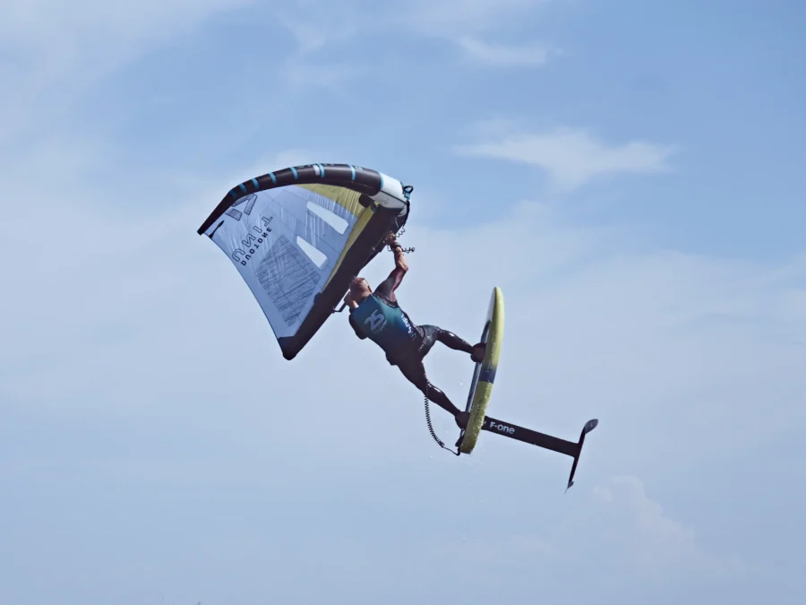 Wing-Foil-FunSurf-szkoła-wingfoila-w-Chałupach-na-Helu-kursy_-lekcje-obozy-na-wingfoilu-_13_