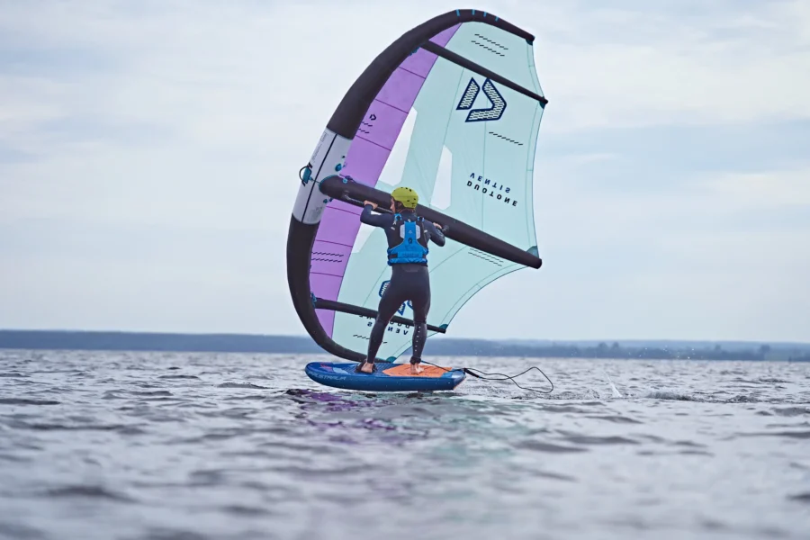 Wing-Foil-FunSurf-szkoła-wingfoila-w-Chałupach-na-Helu-kursy_-lekcje-obozy-na-wingfoilu-_149_