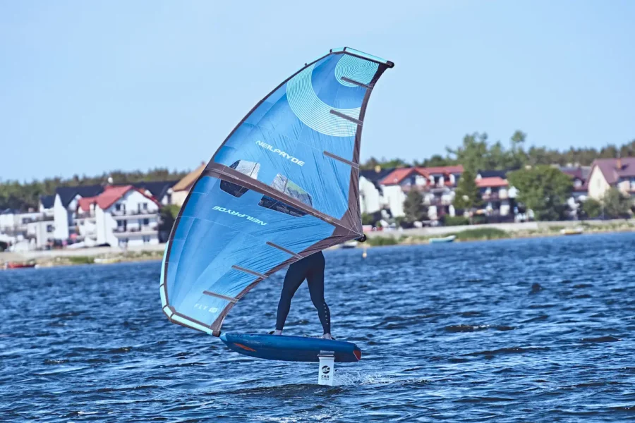 Wing-Foil-FunSurf-szkoła-wingfoila-w-Chałupach-na-Helu-kursy_-lekcje-obozy-na-wingfoilu-_161_