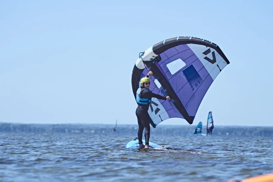 Wing-Foil-FunSurf-szkoła-wingfoila-w-Chałupach-na-Helu-kursy_-lekcje-obozy-na-wingfoilu-_167_