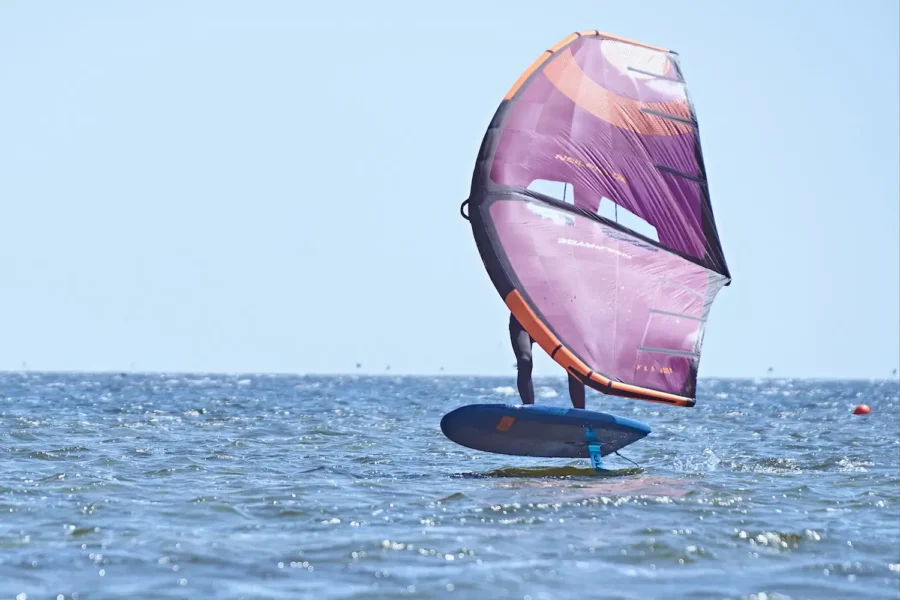 Wing-Foil-FunSurf-szkoła-wingfoila-w-Chałupach-na-Helu-kursy_-lekcje-obozy-na-wingfoilu-_17_