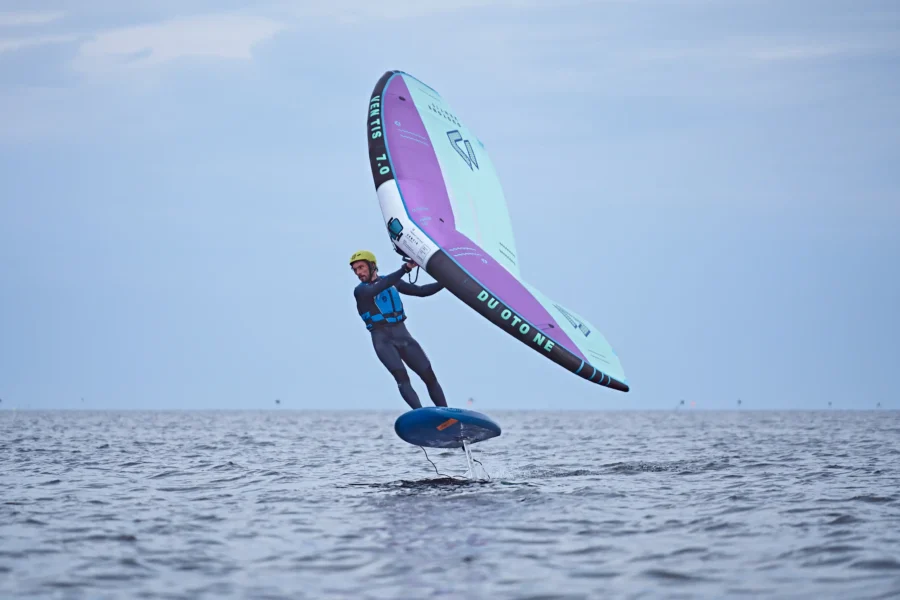 Wing-Foil-FunSurf-szkoła-wingfoila-w-Chałupach-na-Helu-kursy_-lekcje-obozy-na-wingfoilu-_21_