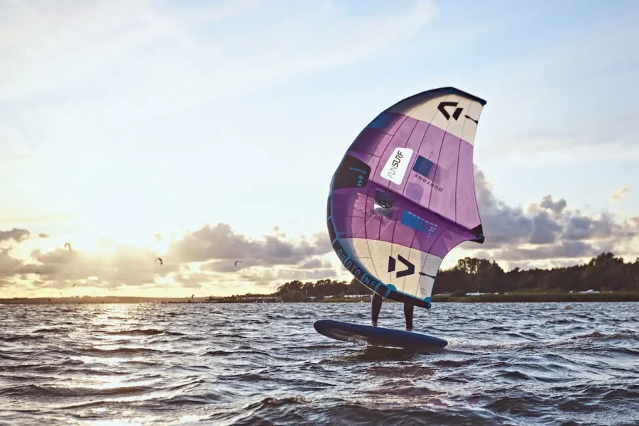 Wing-Foil-FunSurf-szkoła-wingfoila-w-Chałupach-na-Helu-kursy_-lekcje-obozy-na-wingfoilu-_7_
