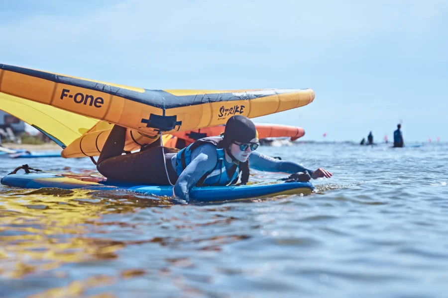 Wing-Foil-student-camp-w-Chałupach-na-Helu-szkoła-wingfoila-FunSurf-_60_