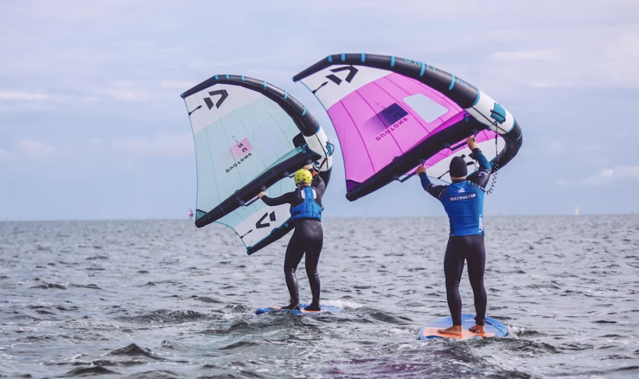 Wing-Foil-szkoła-wingfoila-FunSurf-w-Chałupach-na-Helu-lekcje_-kursy_-wypożyczalnia-wingfoila-_206_