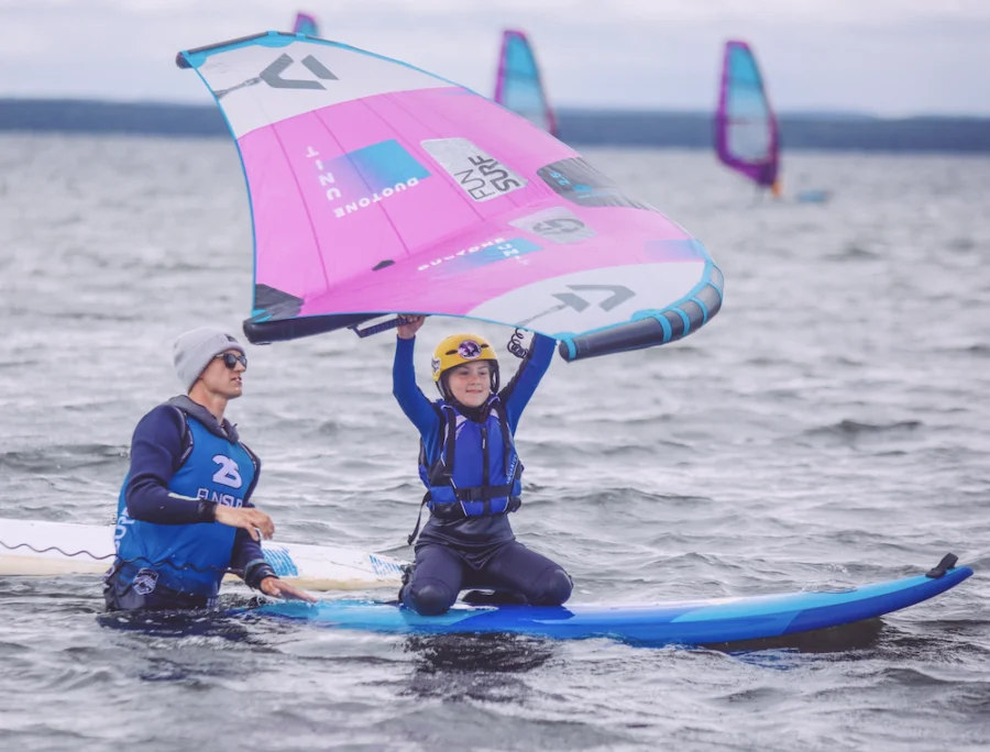 Wing-Foil-szkoła-wingfoila-FunSurf-w-Chałupach-na-Helu-lekcje_-kursy_-wypożyczalnia-wingfoila-_220_