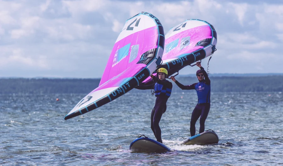 Wing-Foil-szkoła-wingfoila-FunSurf-w-Chałupach-na-Helu-lekcje_-kursy_-wypożyczalnia-wingfoila-_345_